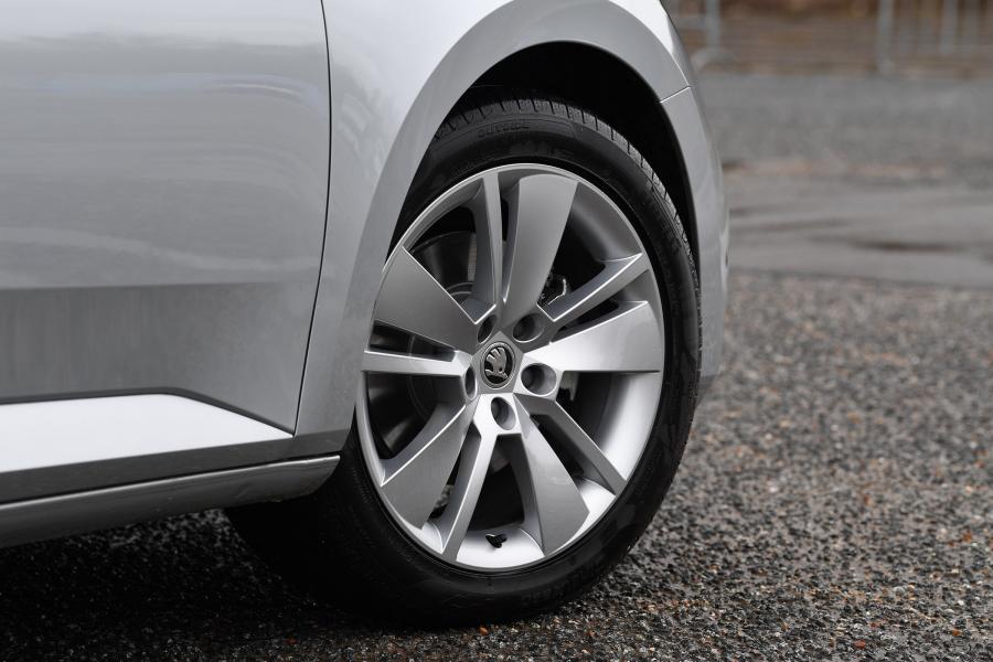 Колеса Skoda Superb iV Combi (3V) 2019 года  (UK) (фото 11 из 19)